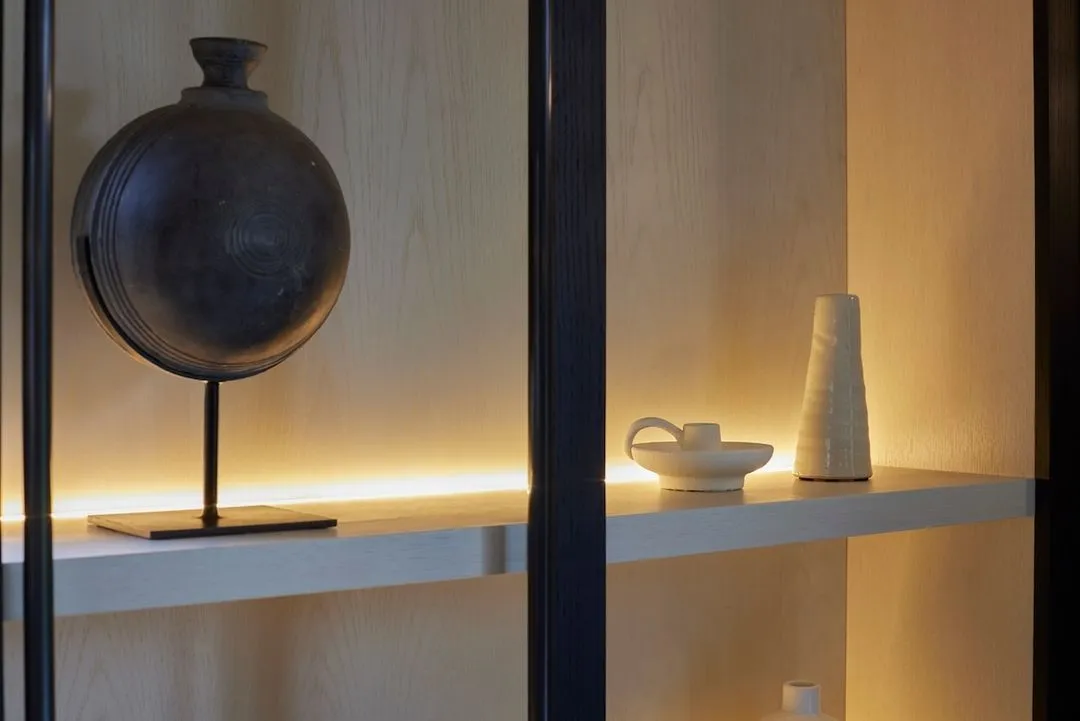 Knutsford Contemporary Home — interior detail 9